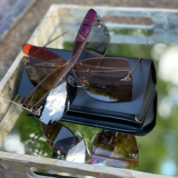 FENDI SUNGLASSES - Picture 5 of 11